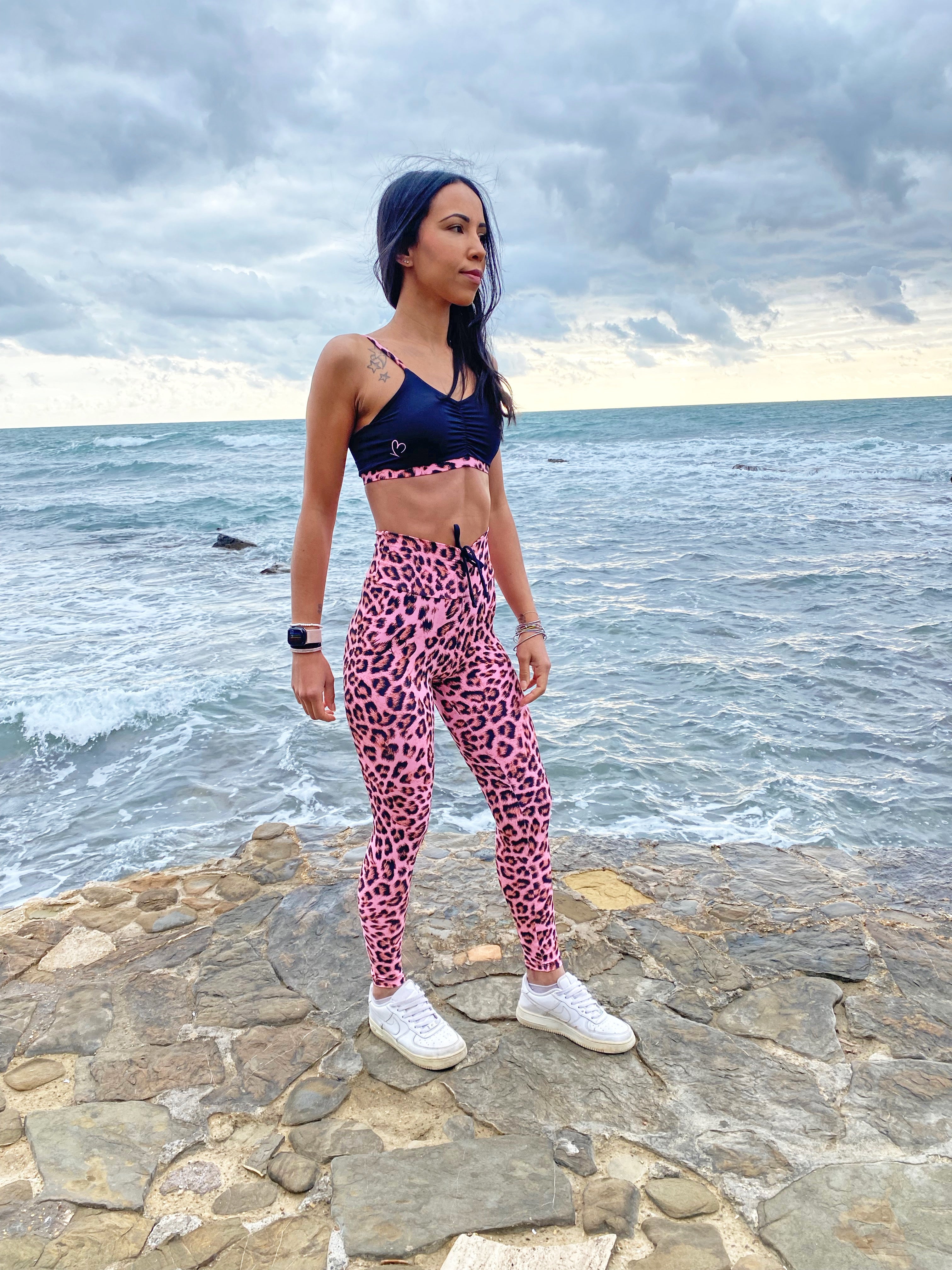 Top maculato nero e rosa